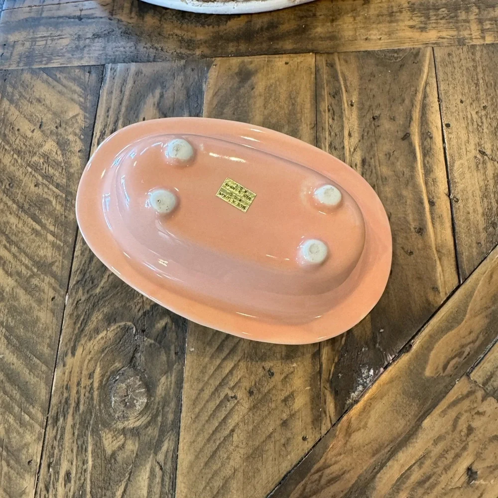 Vintage 1980’s Ceramic pink Soap Dish